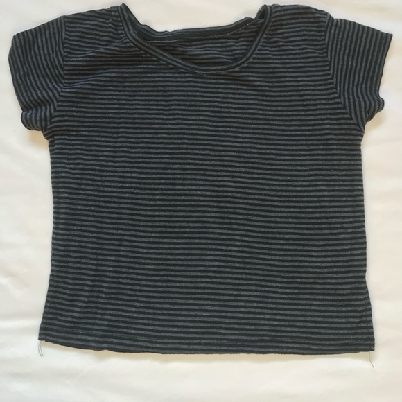 Brandy Melville crop top - Picture 2 of 3